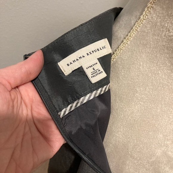 Like New Banana Republic Skirt - Picture 8 of 11